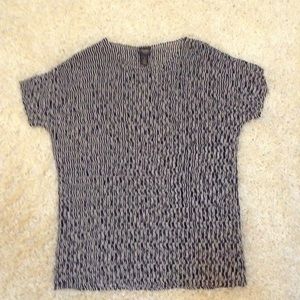 Popcorn Black/white blouse NWT